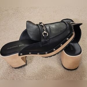 Madden Girl Chunky Toe Suzanne clogs, Size 8